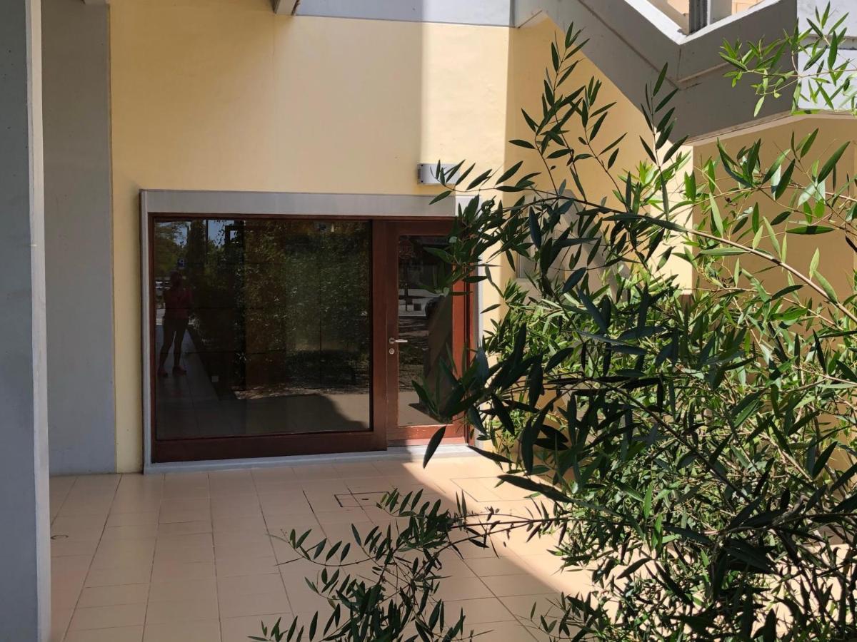 Beautiful Penthouse Apartment With Terrace - 4 Minute Walk To The Beach Troia Exterior foto
